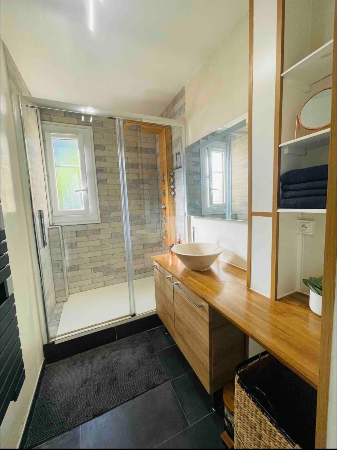 Modern 2 Bedroom Apartment Near Paris Metro, Giant Flat Screen Tv 85 Inches, Balcony, Free Parking Ивры-Сур-Сеине Экстерьер фото