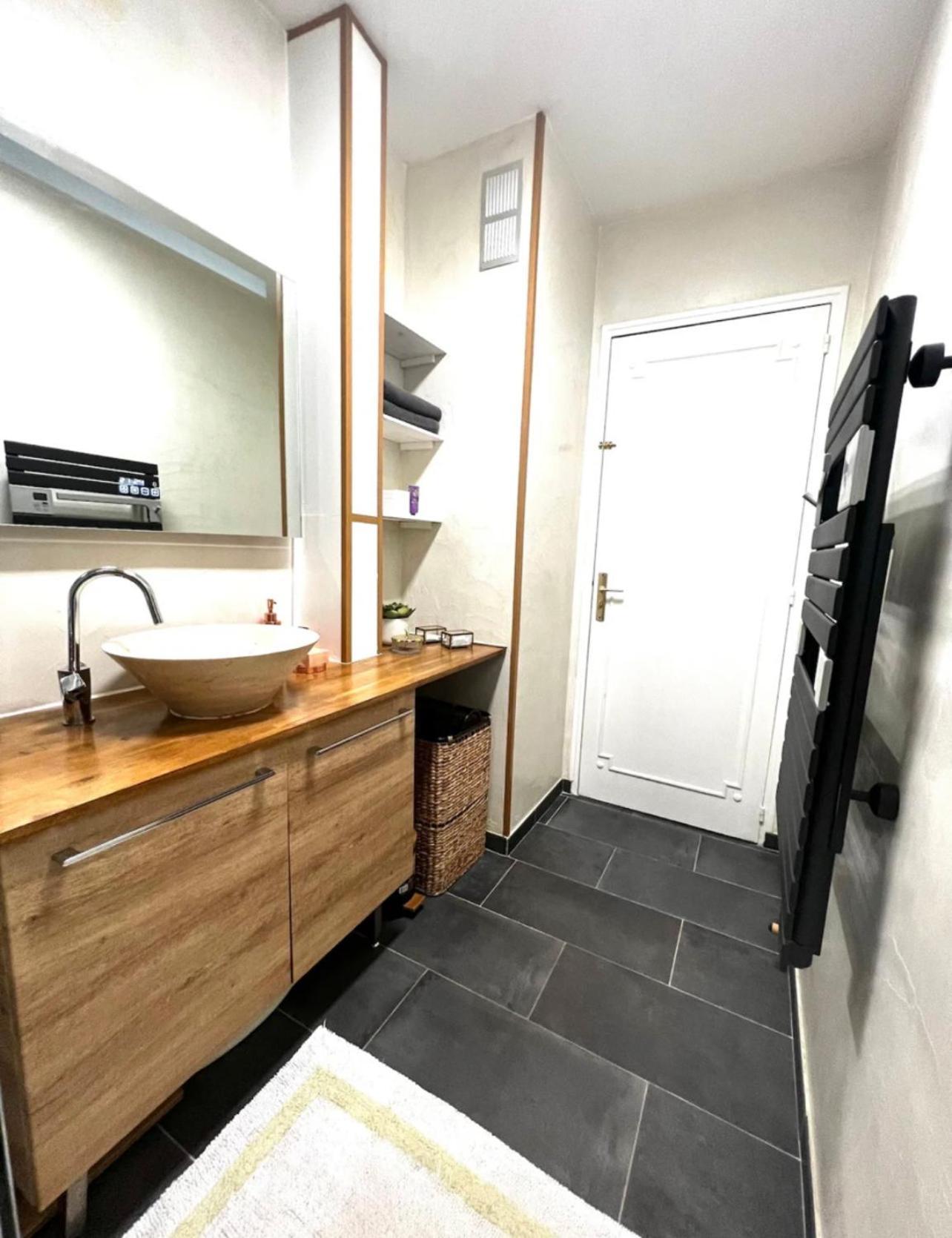 Modern 2 Bedroom Apartment Near Paris Metro, Giant Flat Screen Tv 85 Inches, Balcony, Free Parking Ивры-Сур-Сеине Экстерьер фото